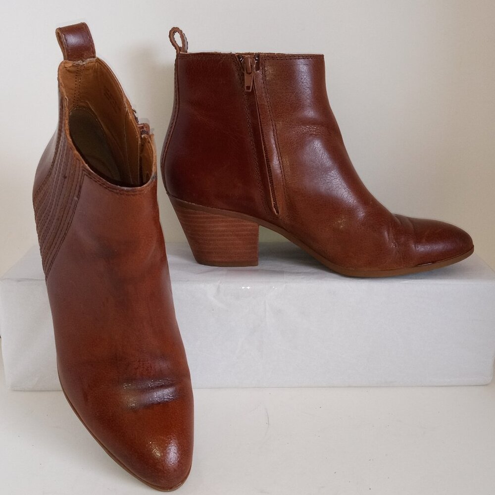 FRYE AND CO. Brown Ankle Boots